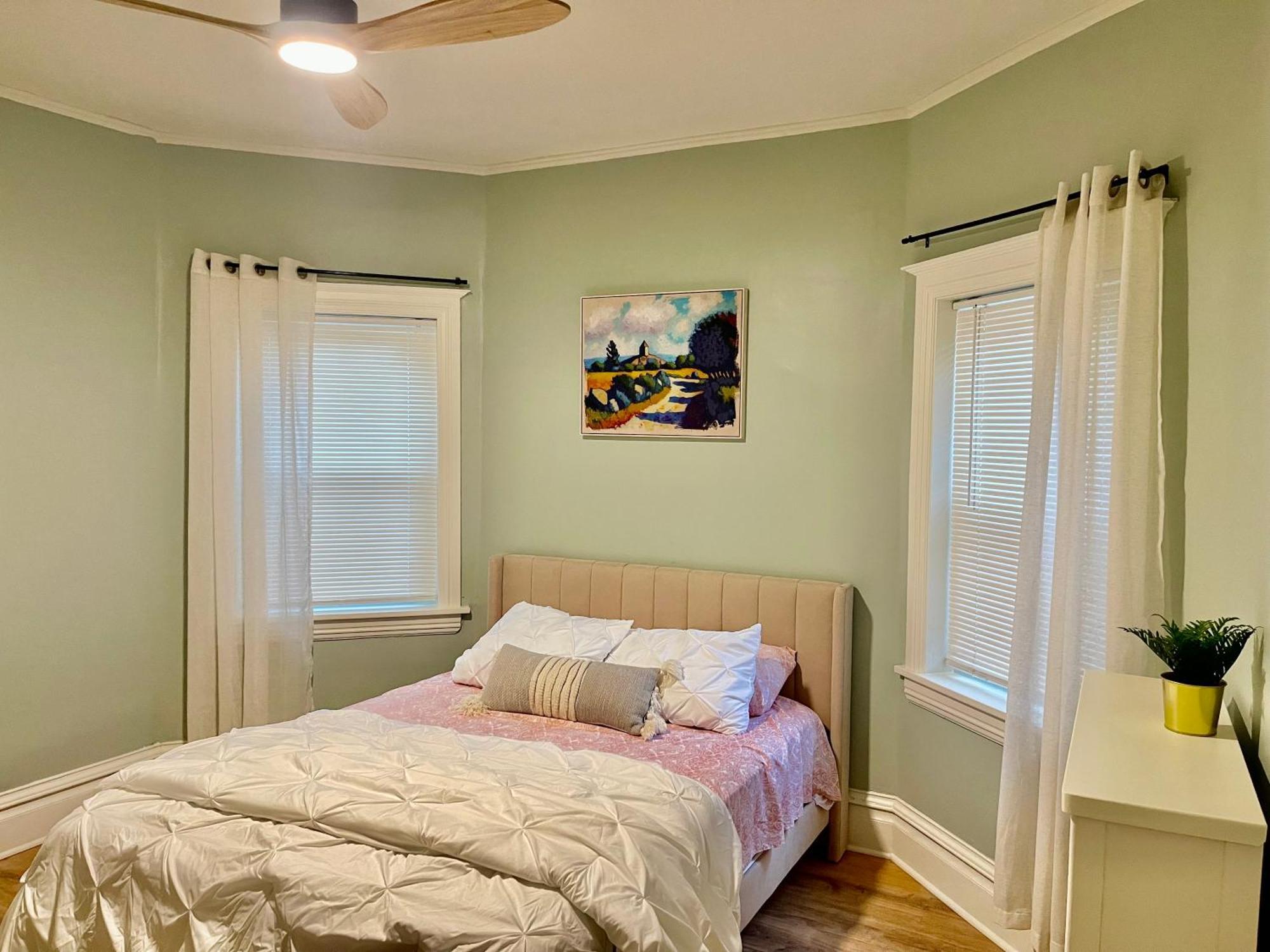 Apartment Lovely Vintage 3bd 1ba Perfectly Located Near Public Transit & Chicago Oak Park