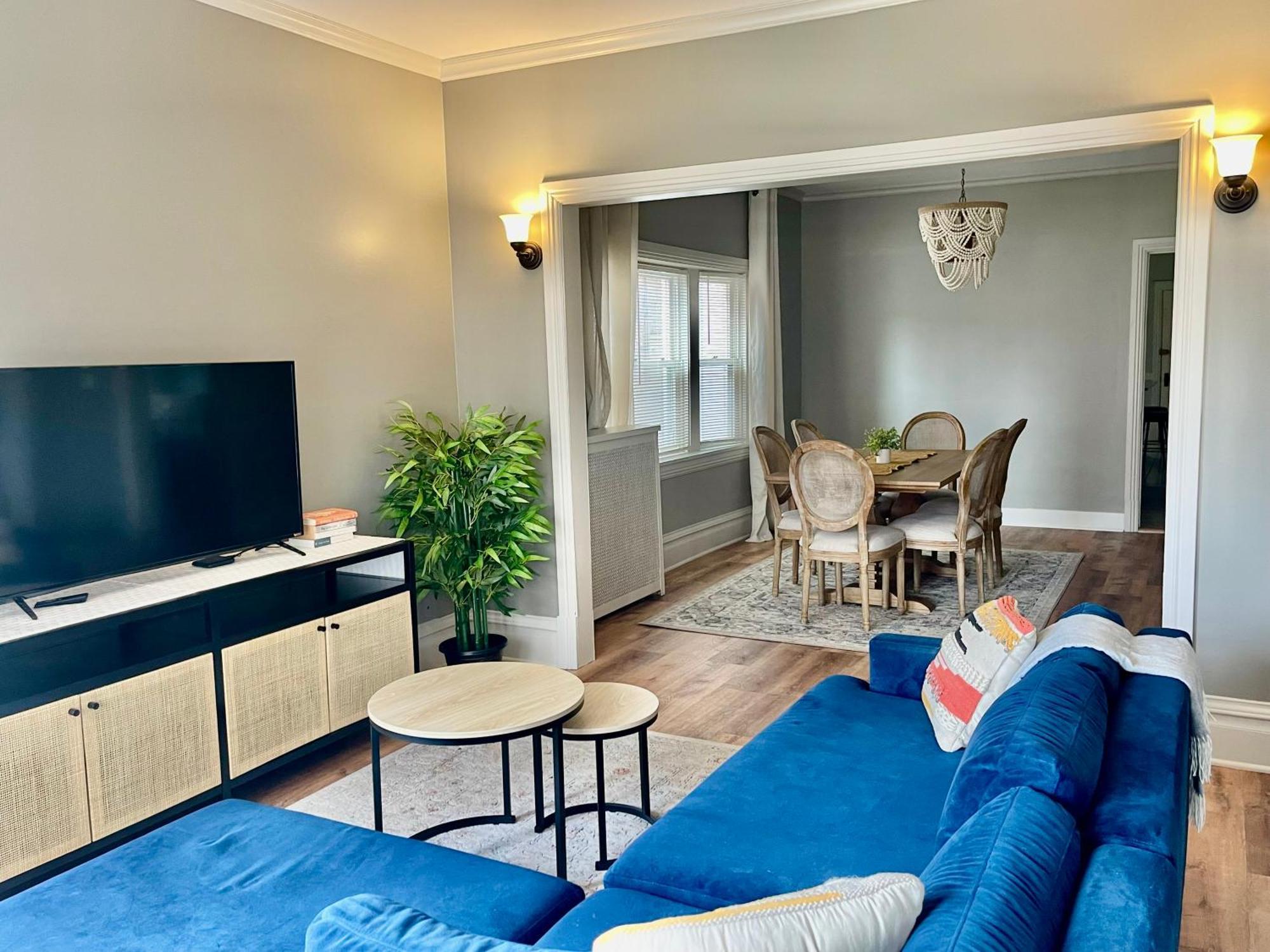 Apartment Lovely Vintage 3bd 1ba Perfectly Located Near Public Transit & Chicago Oak Park