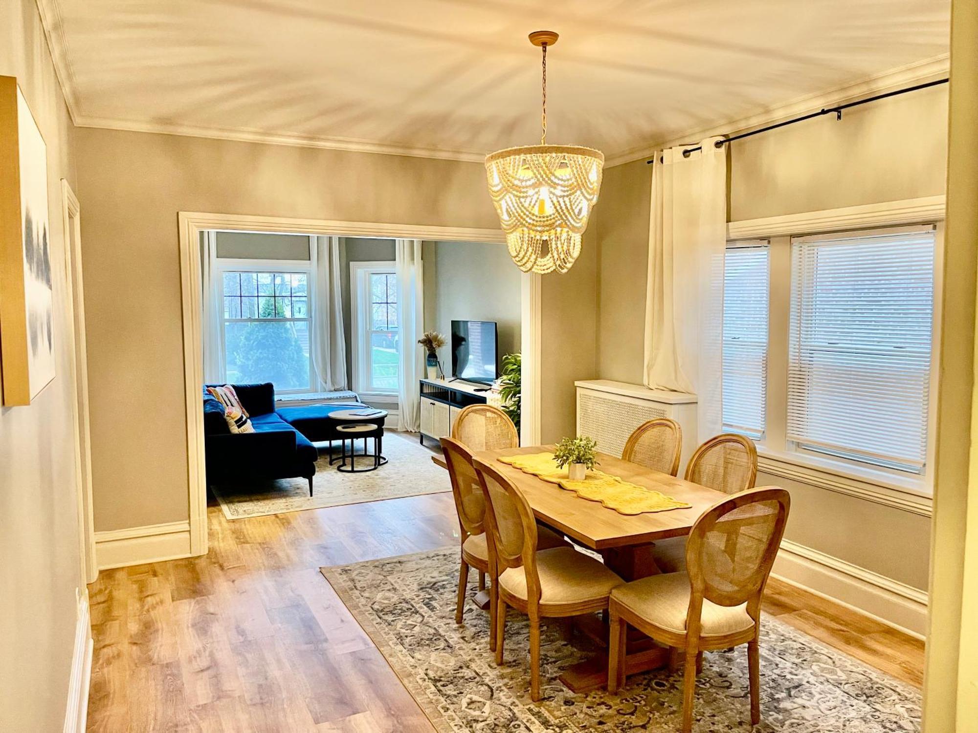 Apartment Lovely Vintage 3bd 1ba Perfectly Located Near Public Transit & Chicago