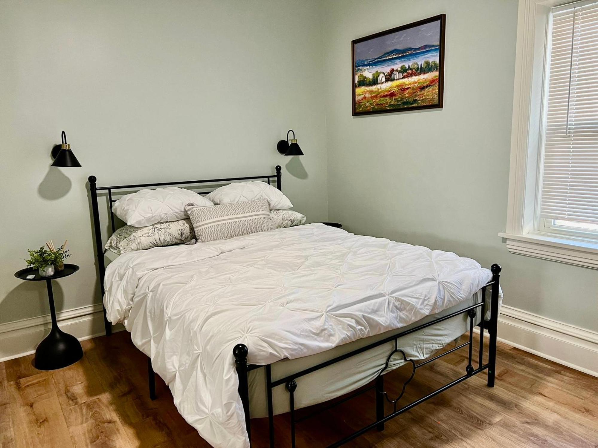 Lovely Vintage 3bd 1ba Perfectly Located Near Public Transit & Chicago * Oak Park