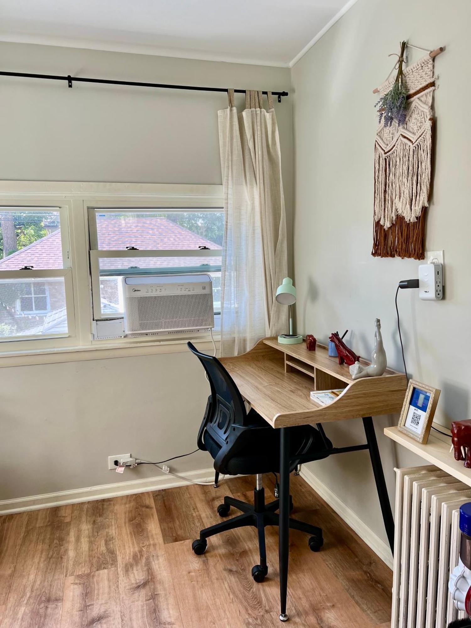 Lovely Vintage 3bd 1ba Perfectly Located Near Public Transit & Chicago